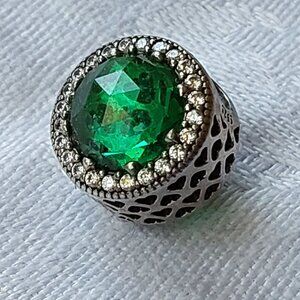 Authentic Pandora sterling charm radiant hearts green crystals S925